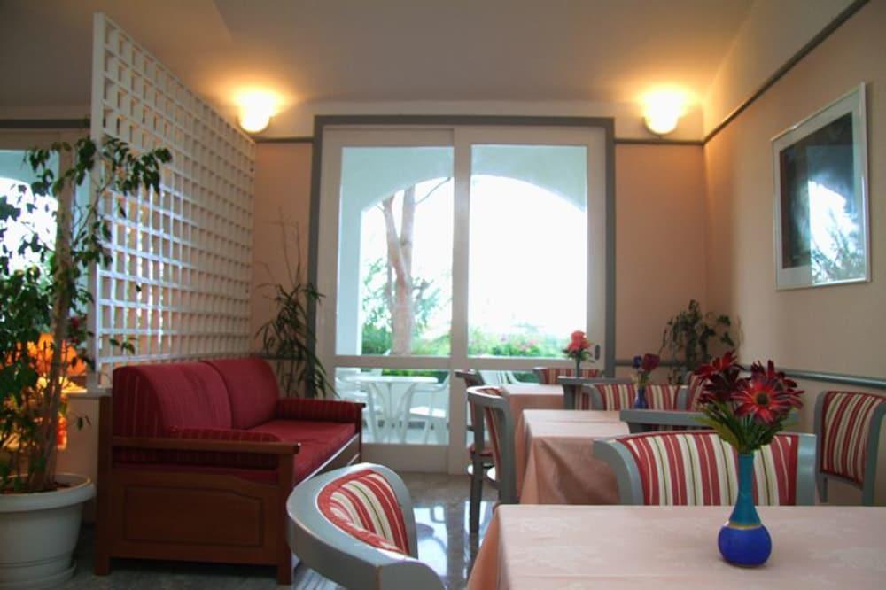 Mantenia Hotel Platanes  Eksteriør billede